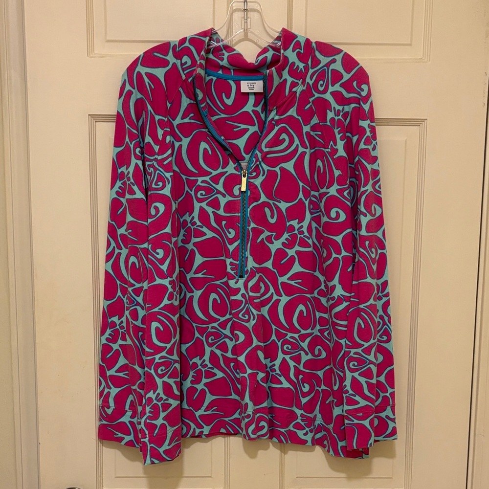 Crown & Ivy Vibrant Women's Top - Pink and Blue Pattern